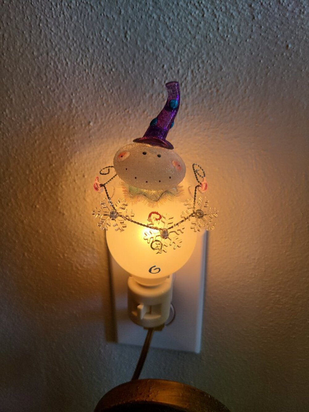 SCF Acrylic Snowman Snowflake Nightlight Whimsical Witch Hat 6.5"